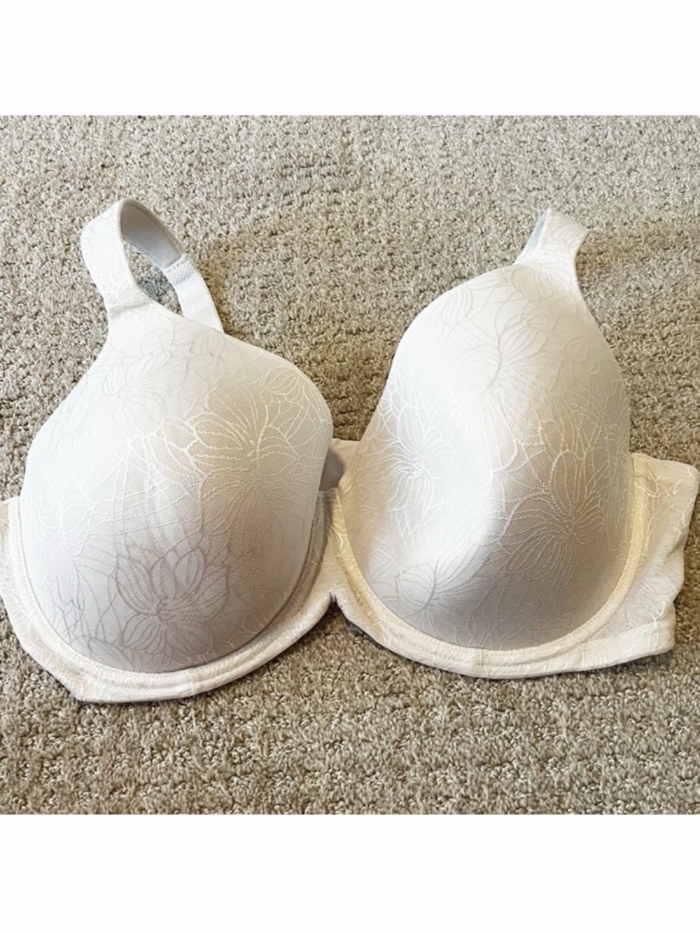 Secret Treasures Creamy White Underwire Bra Sz 44DDD Floral Sexy Adjustable
